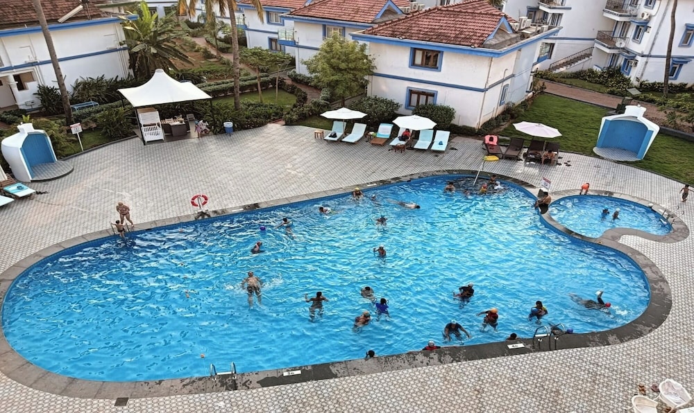 Fabhotel Park Grand Royal Palms