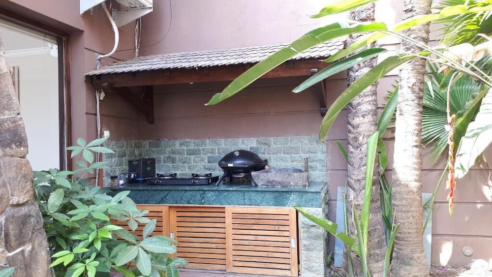 Aomi Villa