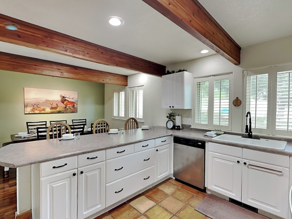 Eagle's Nest by Ruidoso Vacation Rentals