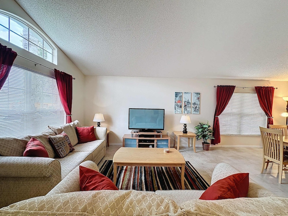 South Facing Pool Home With Golf Course Views