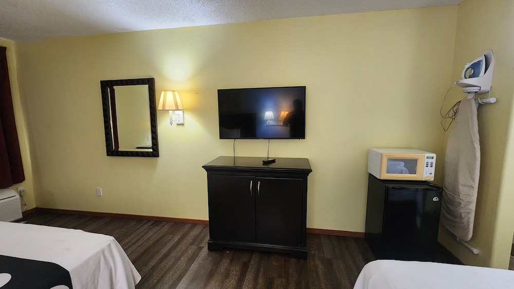 Capital O Fairway Inn - Baytown La Porte TX