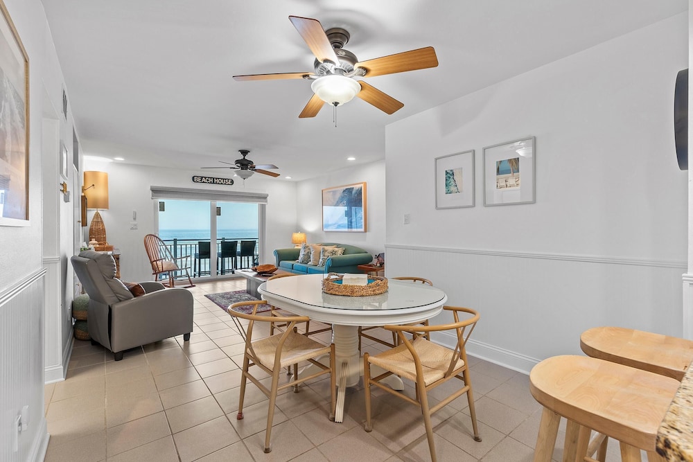 Colony Beach Club 223