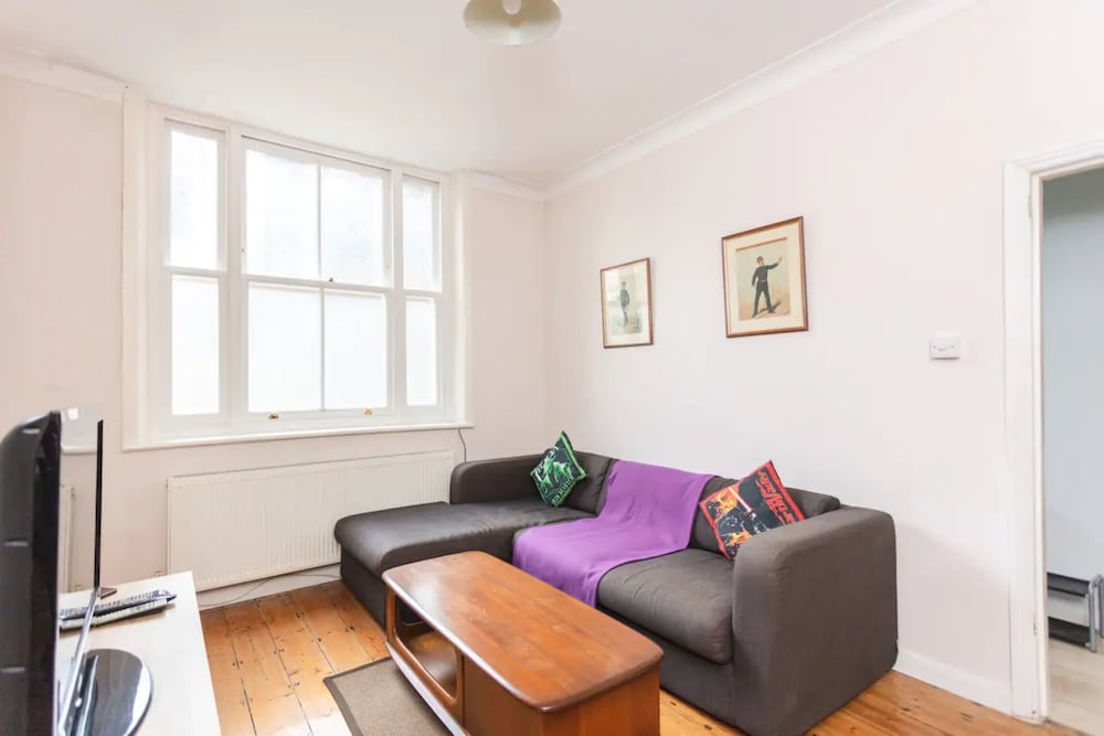 Cosy 2 Bedroom Apartment in Central London With Garden