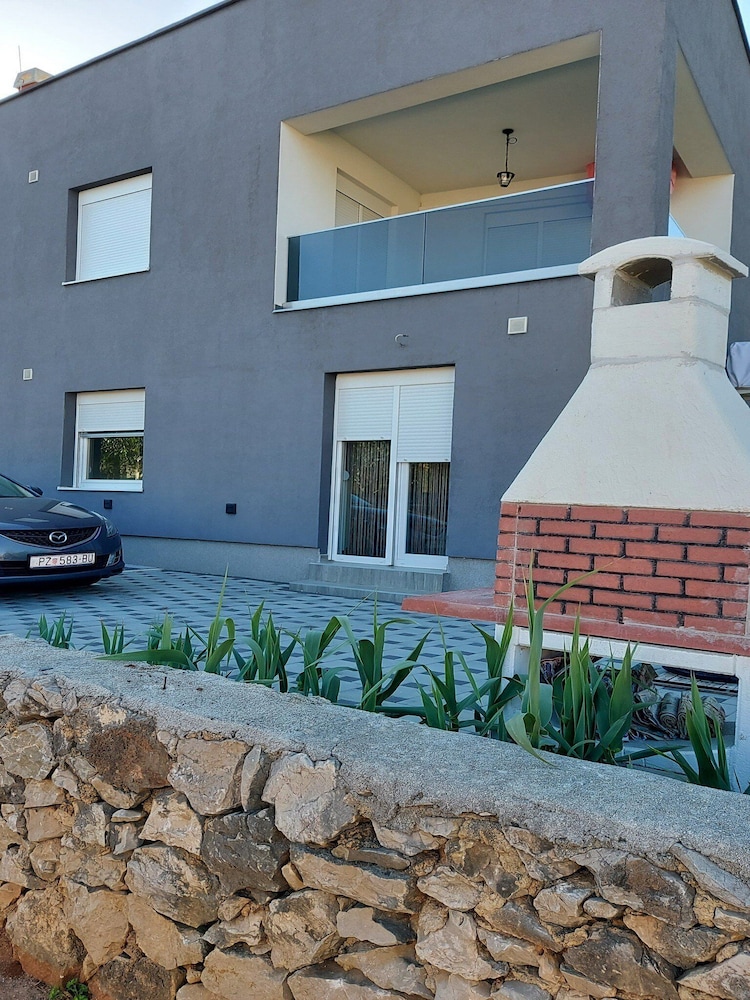 Apartment Villa Louminos view 3