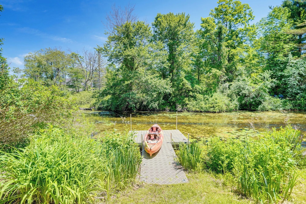 Family-friendly Richmond Cottage w/ Private Yard