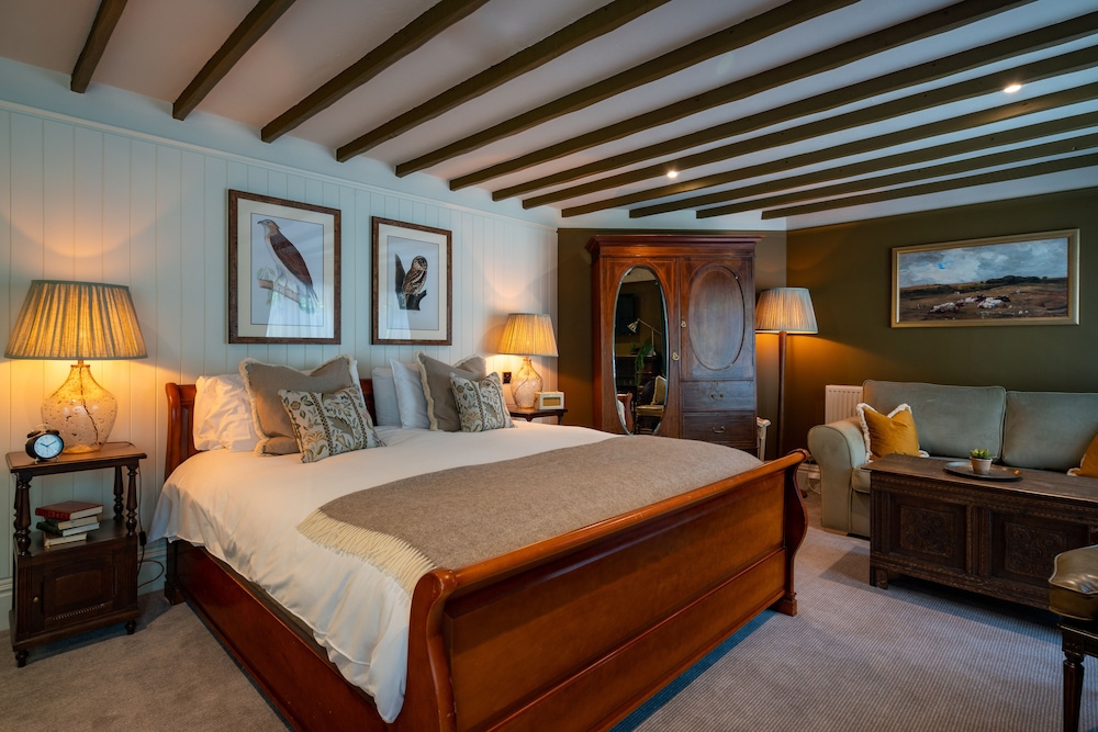 High Corner Inn