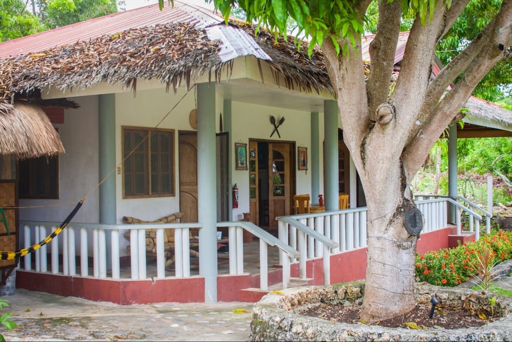 Chelle's Guest House and Backpackers - Hostel