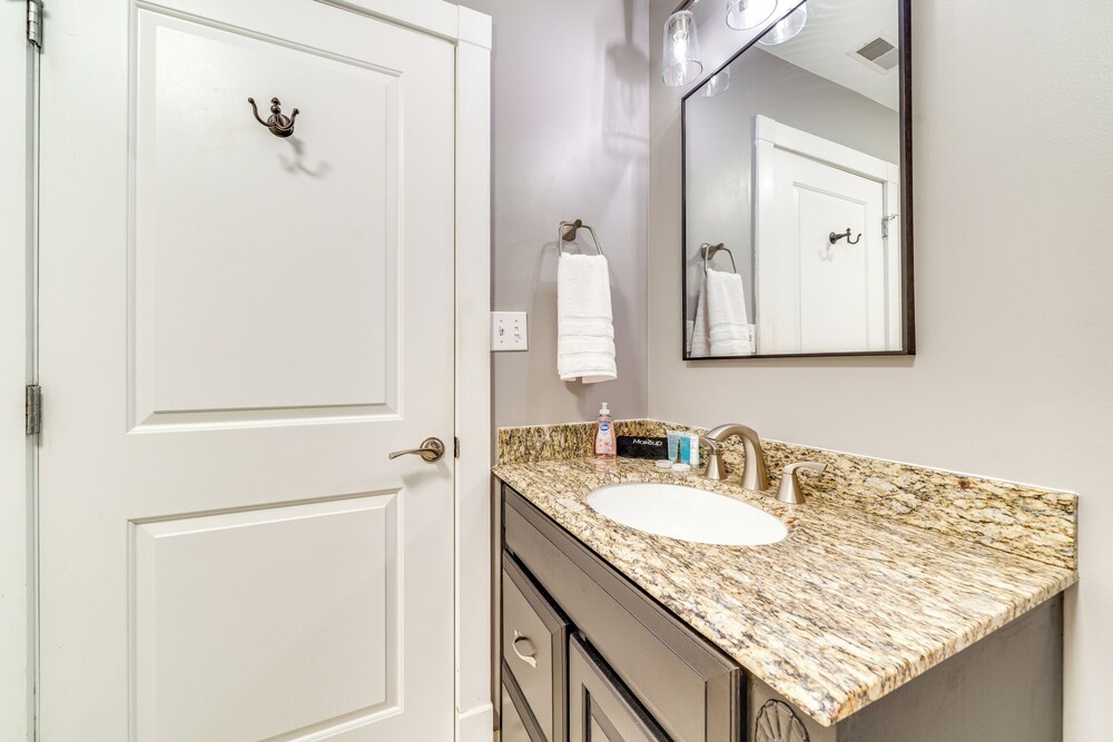 Downtown Louisville Escape: Perfect for Events!