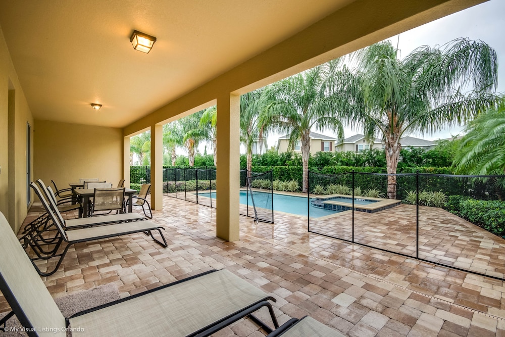 Luxury Villa 10 Bedrooms, Private Pool - Image 1