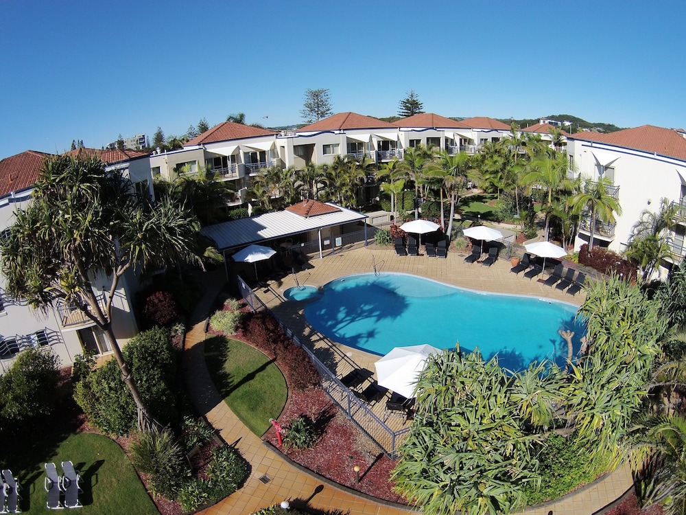 Golden Riviera Beach Resort - Image 4