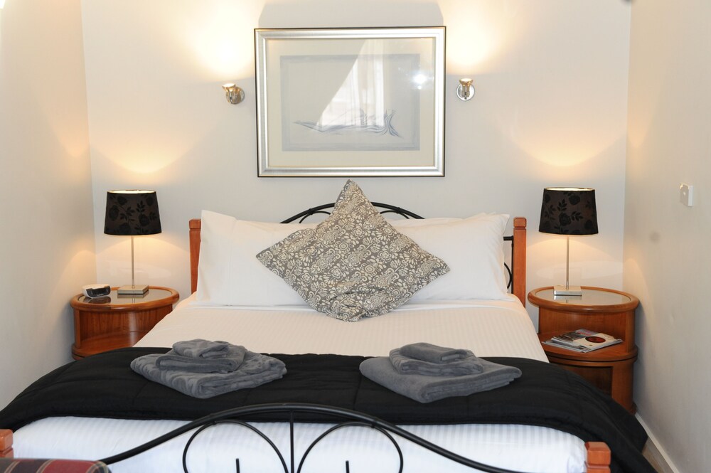 Norwood House Motel & Reception Centre