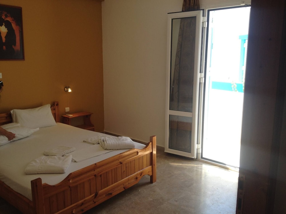 Sea View And Mountain View Apartment For 4 People photo 4