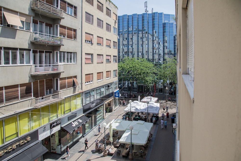 Beautiful Main Square Studio With the Balcony view 5