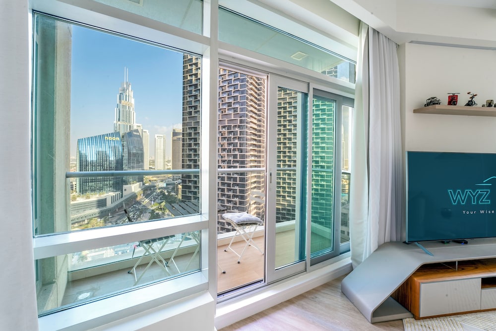 Stunning 2 BR in the heart of Downtown