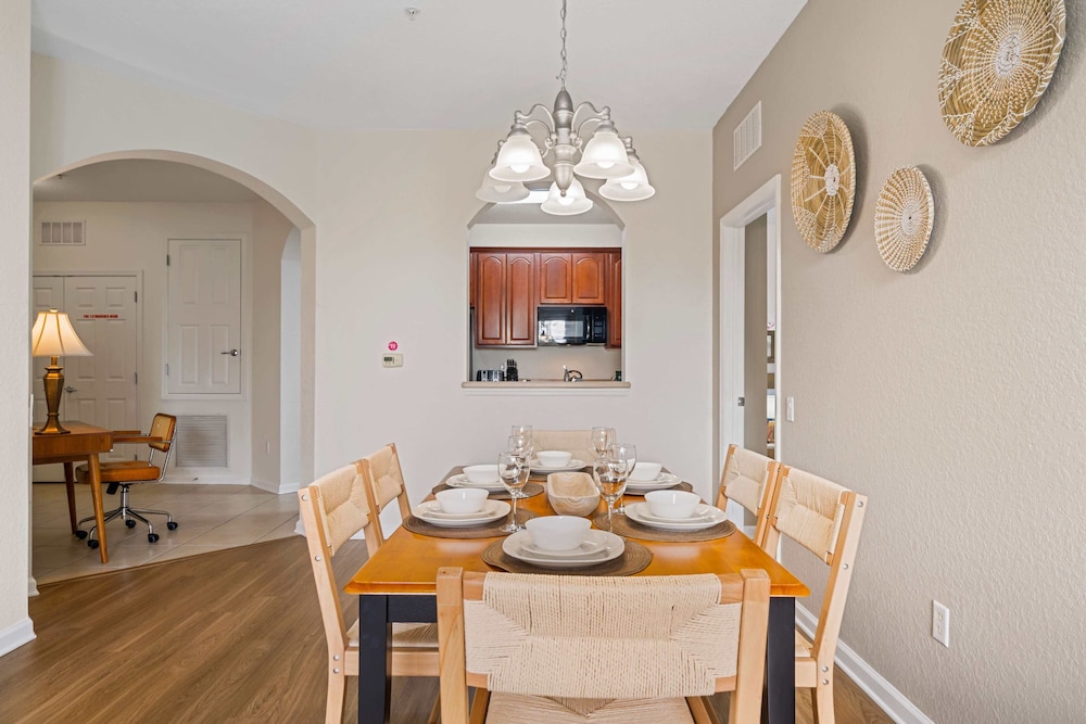 4024 Breakview Drive #303