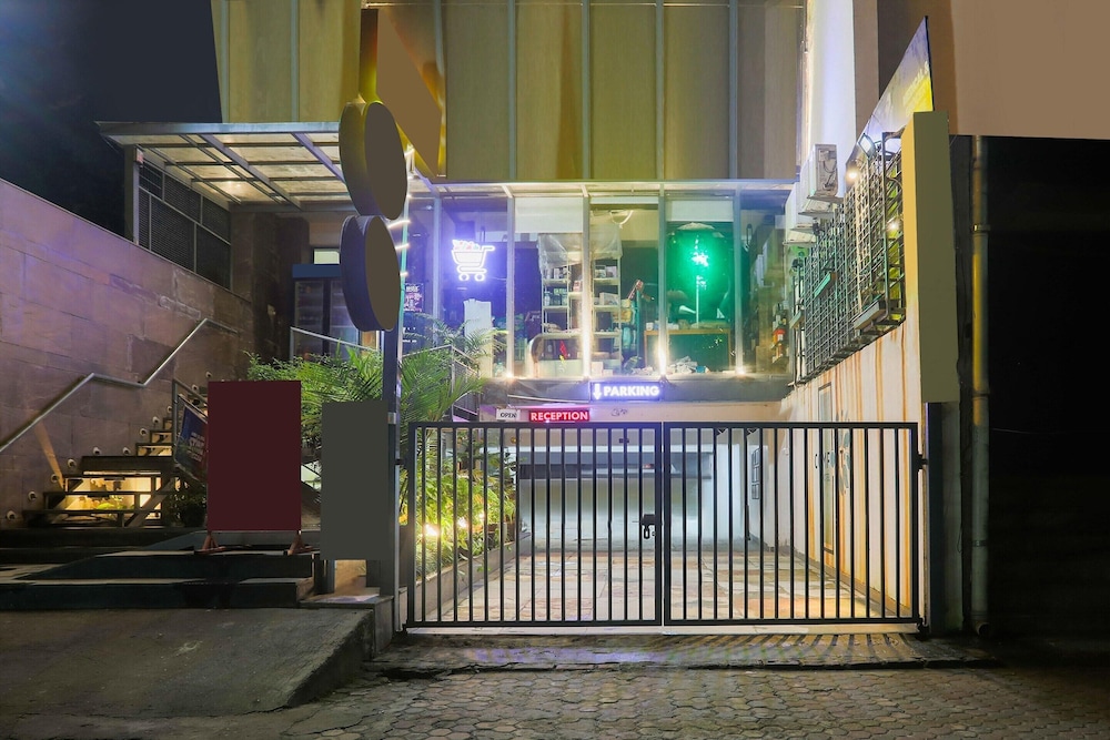 Cozy Stays Near Pacific Mall Rajpur Dehradun