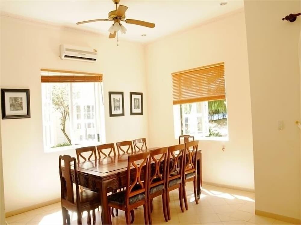 River Ray Estates