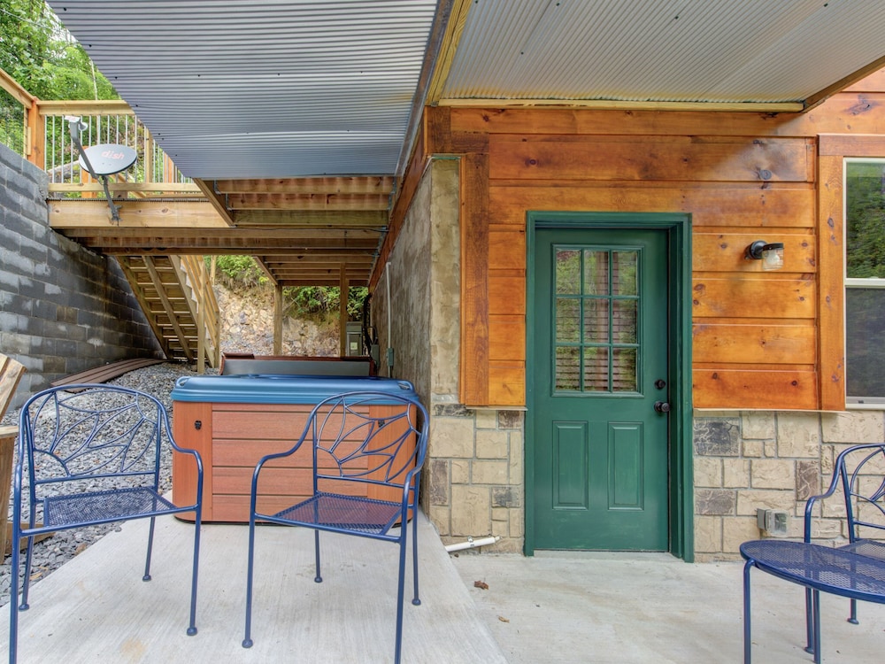 Bearly Hidden by Jackson Mountain Rentals