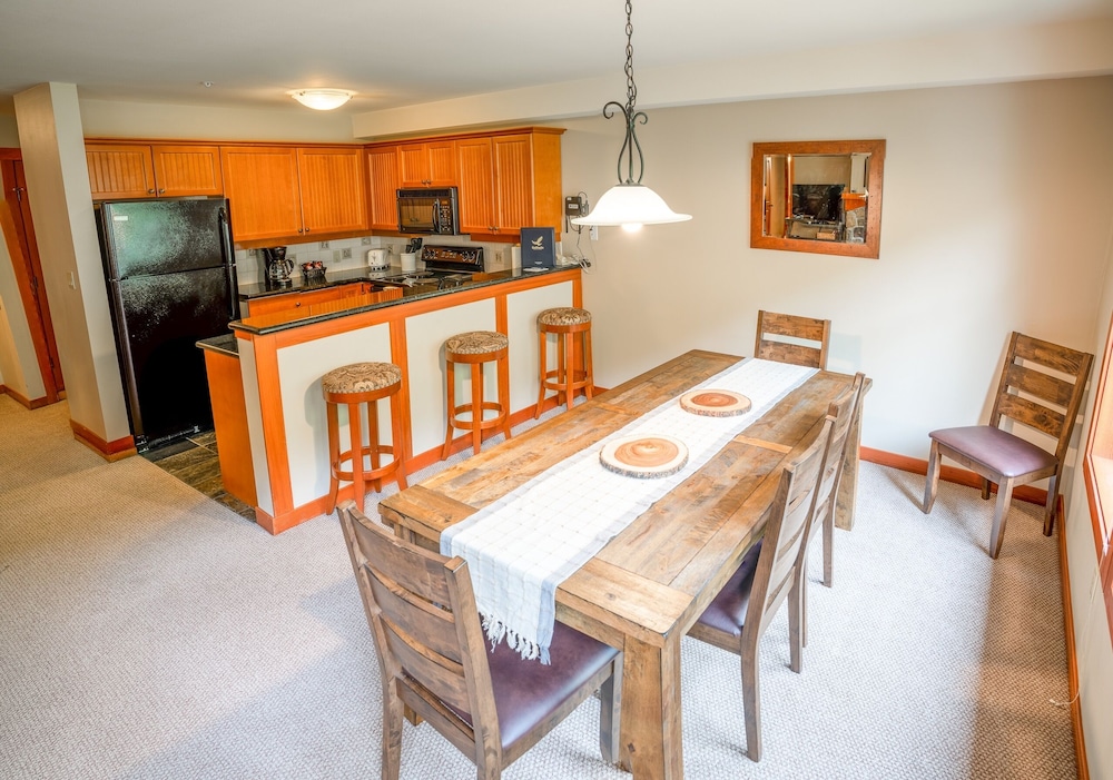 Eagle Springs East 1 & 2 Bedroom Condos