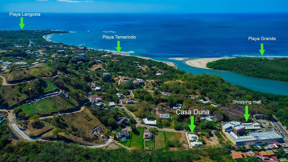 New Oasis in Gated Community With Pool Breakfast