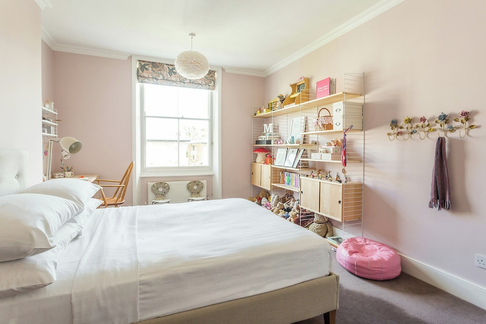 Leamington Road Villas II by Onefinestay
