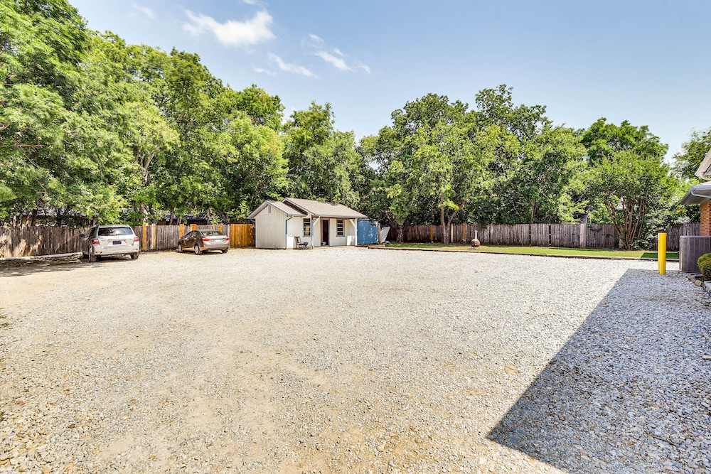 Denton Vacation Rental Near UNT & Downtown!
