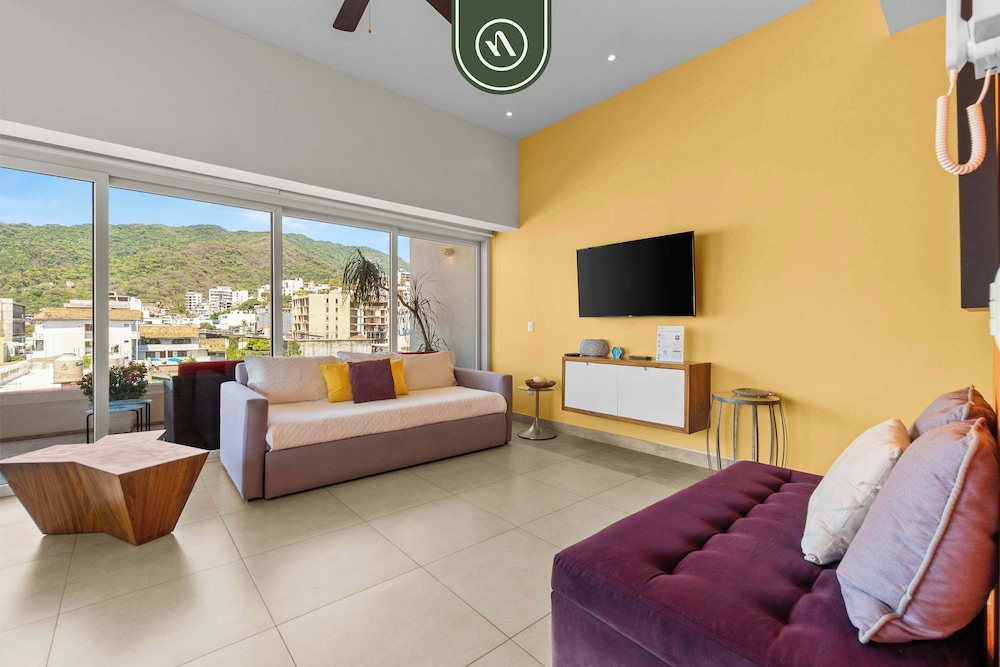Amazing 1 BR Condo in Romantic Zone - Rooftop Pool