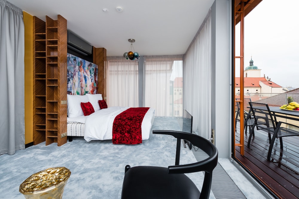 Aquarius Residence by TKC