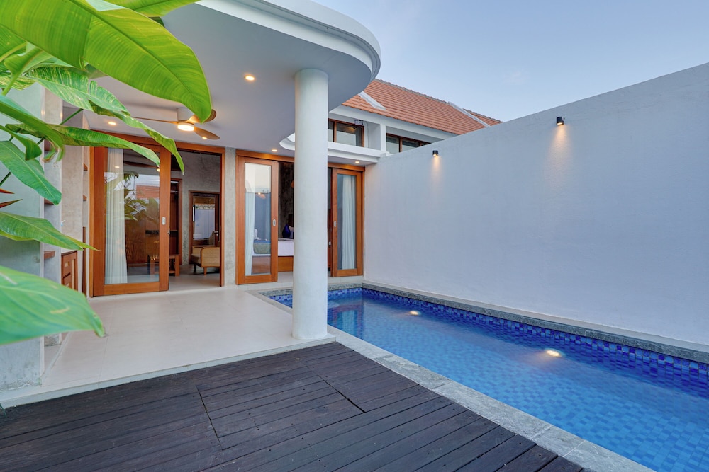 LaLuxe Villa and Residence