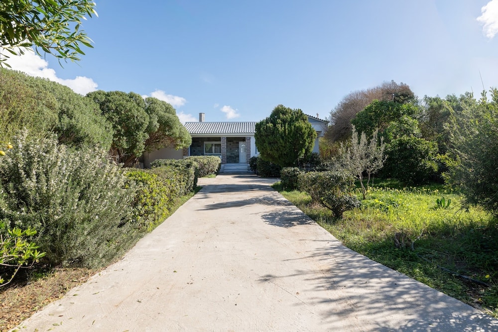 The Cottage South Escape With Beach Front Pool