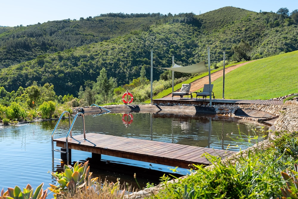 Amazing Riverside Retreat With Hot Tub & Ecopool