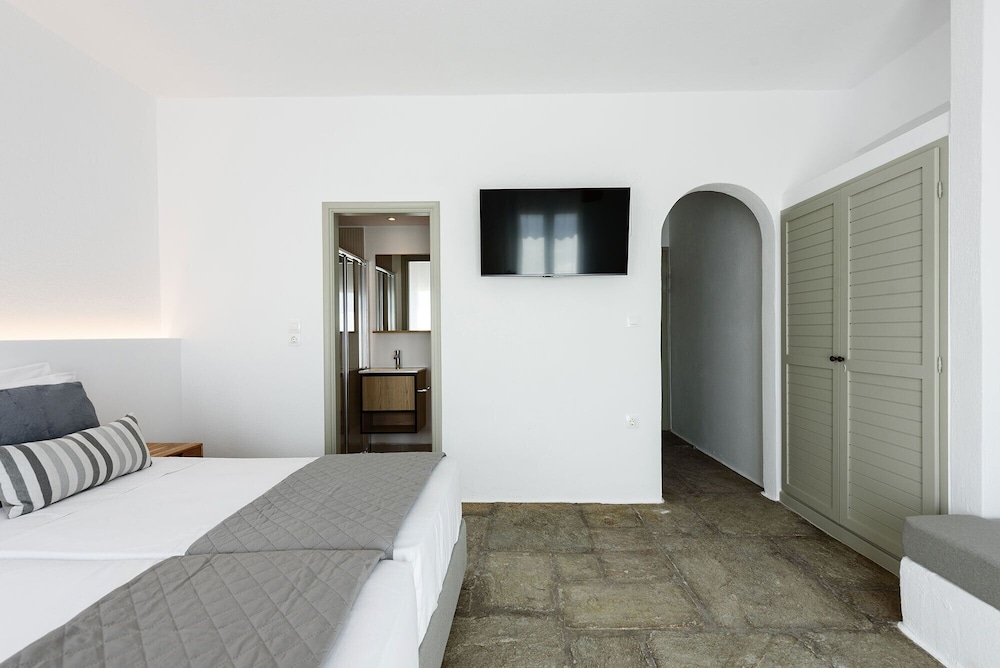 Phaedrus Living: Paros Cycladic Residences 7