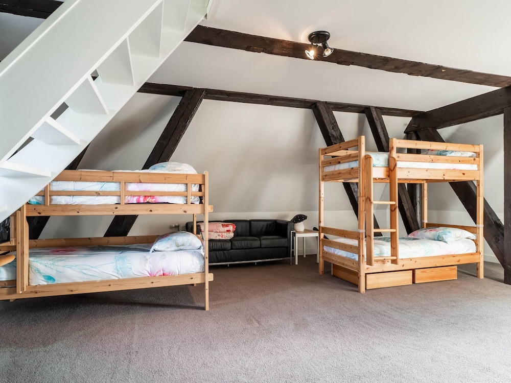 Spacious Holiday Home De Pauwenhof view 5