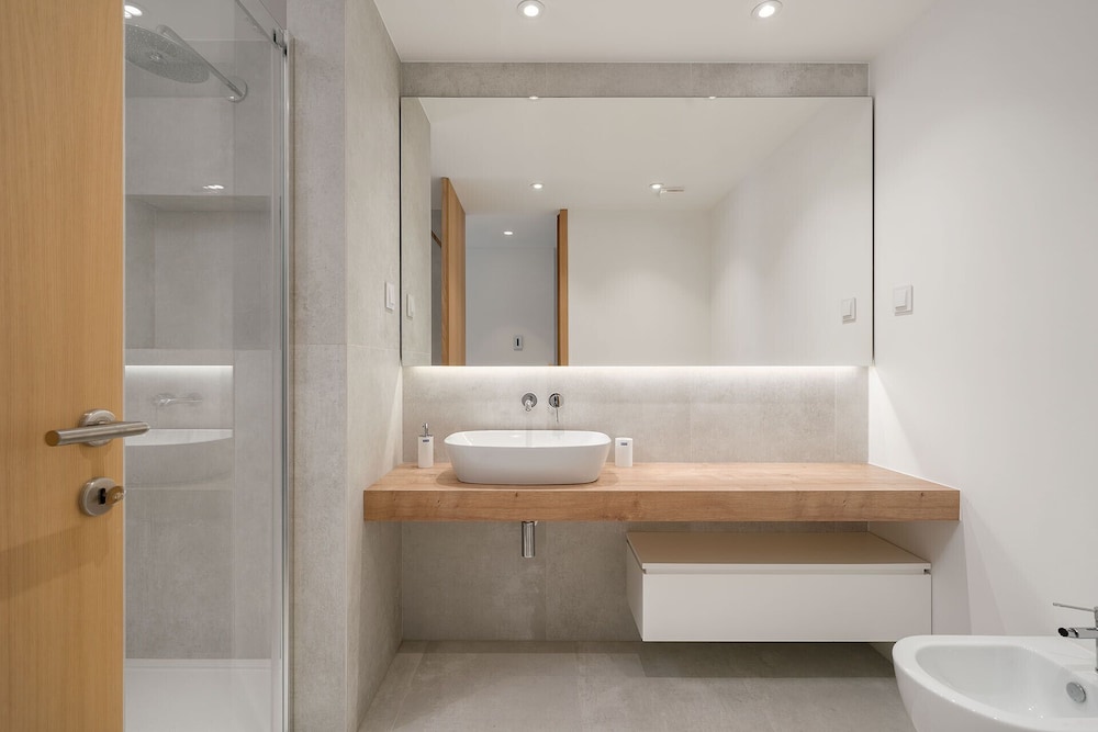 Lagos Deluxe 1 With Pool by Homing