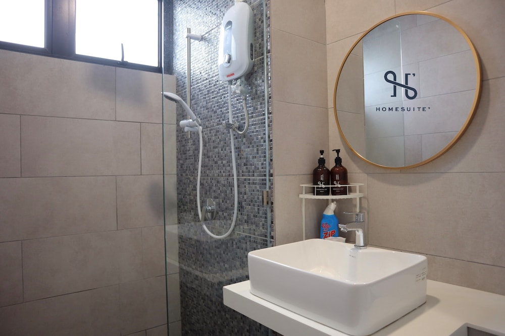 Homesuite' Home at The Shore KK photo 8
