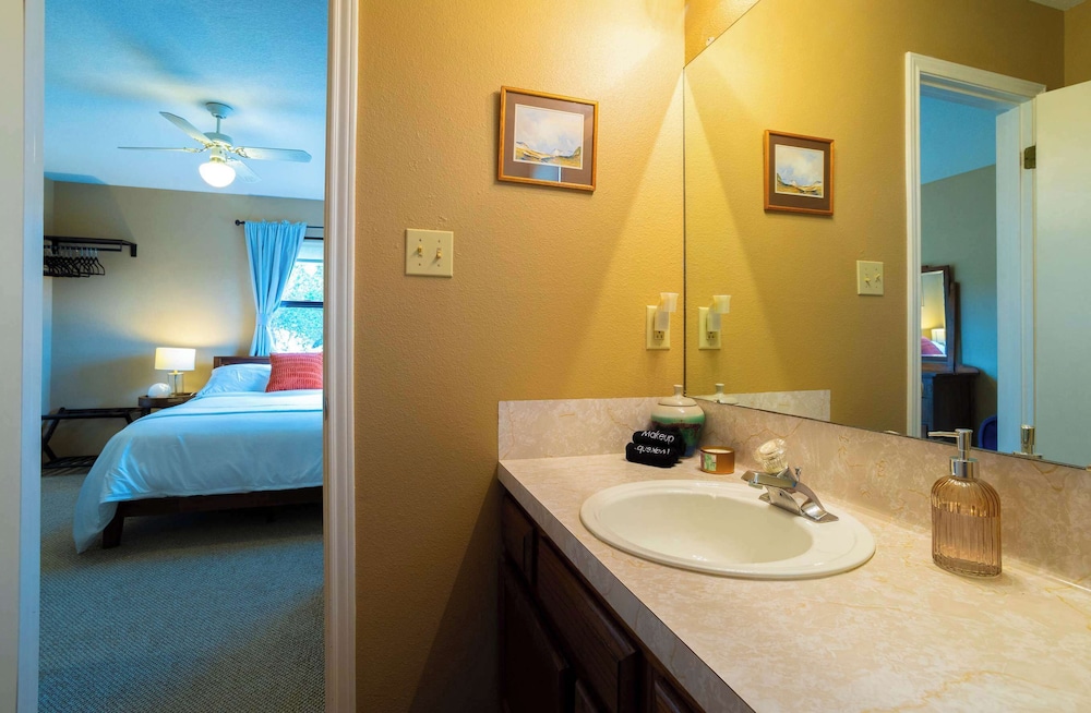 Stargazers Delight Sleeps 12!