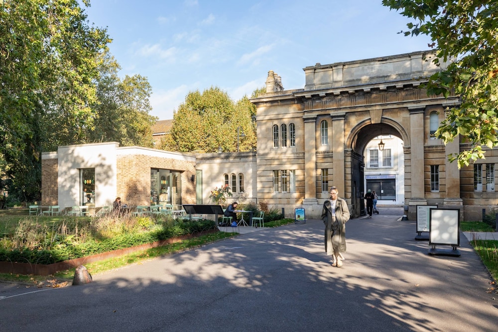 Earl's Court Square XI by Onefinestay