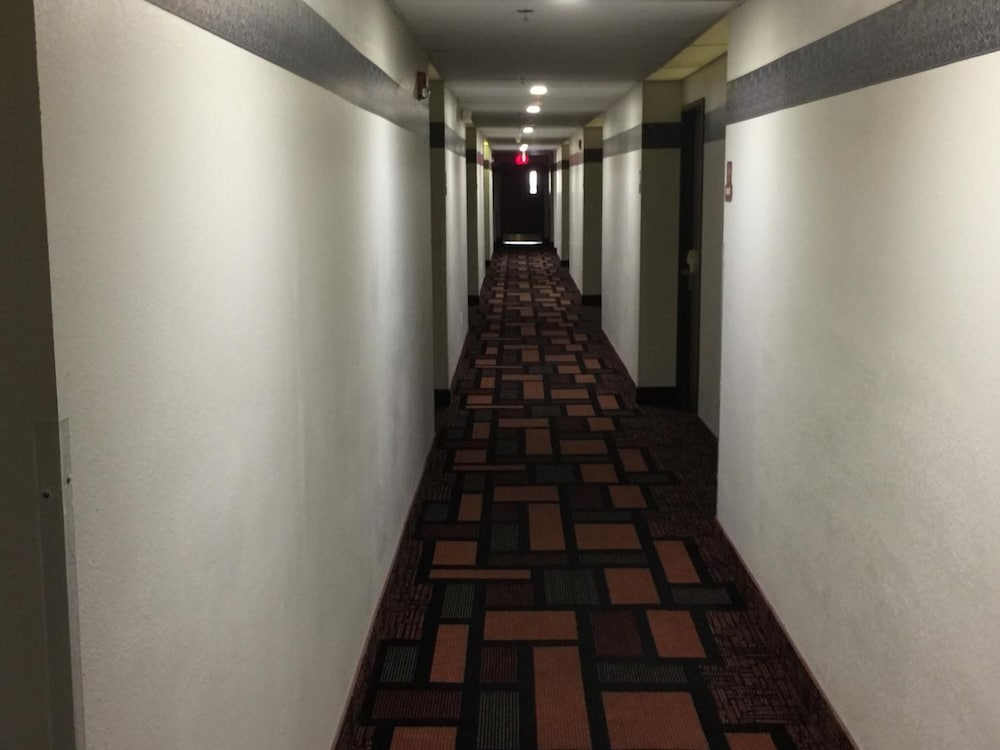 Capital O Amerihost Inn and Suites Fulton Hwy 54 MO