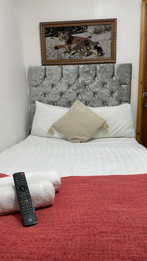 Tower Bridge Roomzzzz BnB