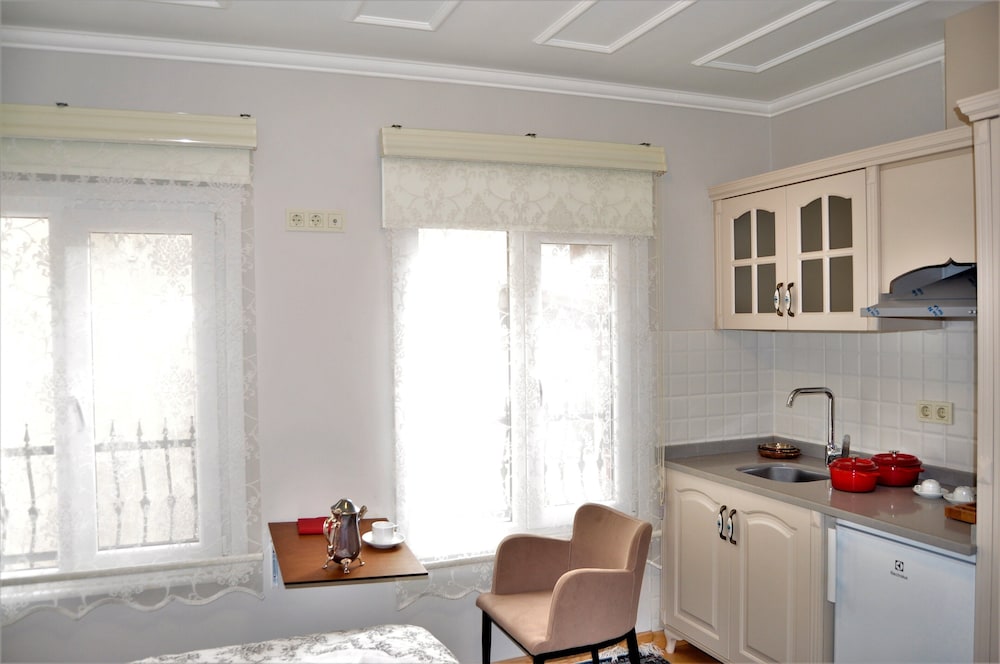 Emil House Apart Hotel