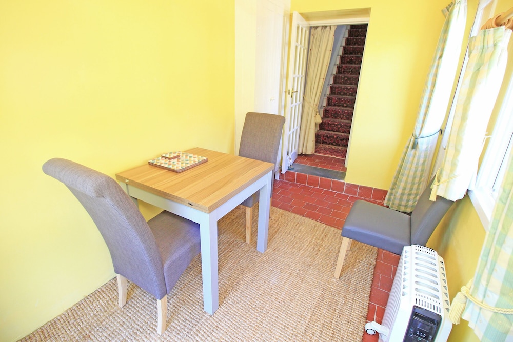 Riverbank Cottage