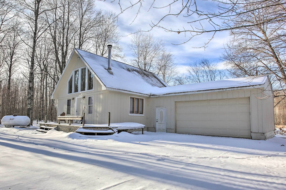 Lakes of the North Home on Snowmobile & ATV Trail! view 5