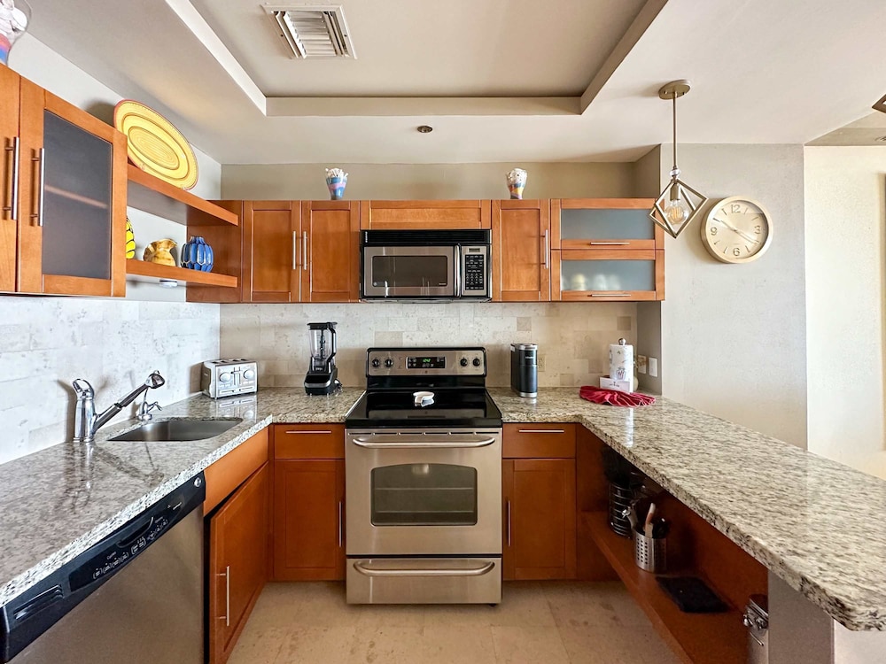 Renovated Beachfront Condo With Private Beach