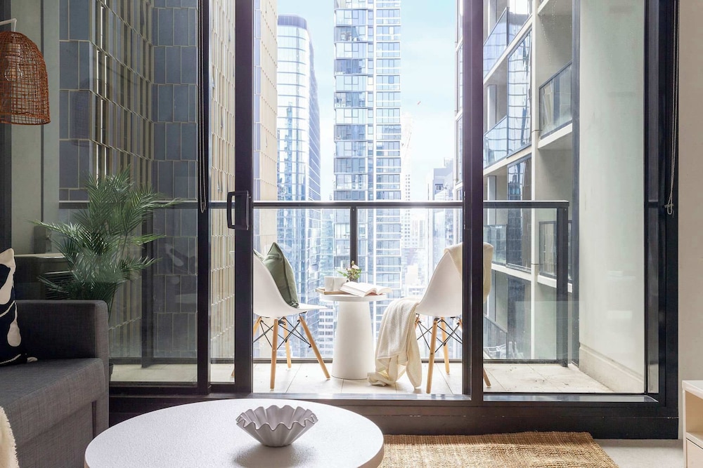 Serene 2BR Apartment in the Heart of Melbourne