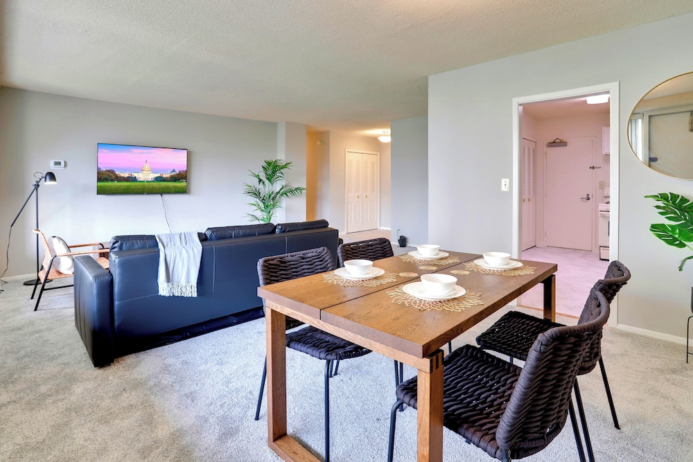 Immerse Yourself in This Beatiful Apt