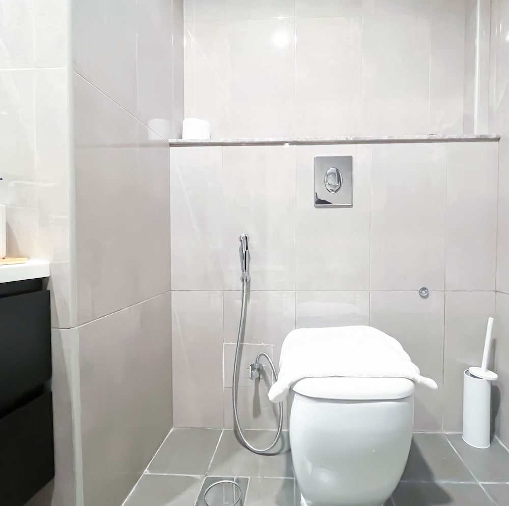 Luxury 2BR in Merano Tower Stunning City Views