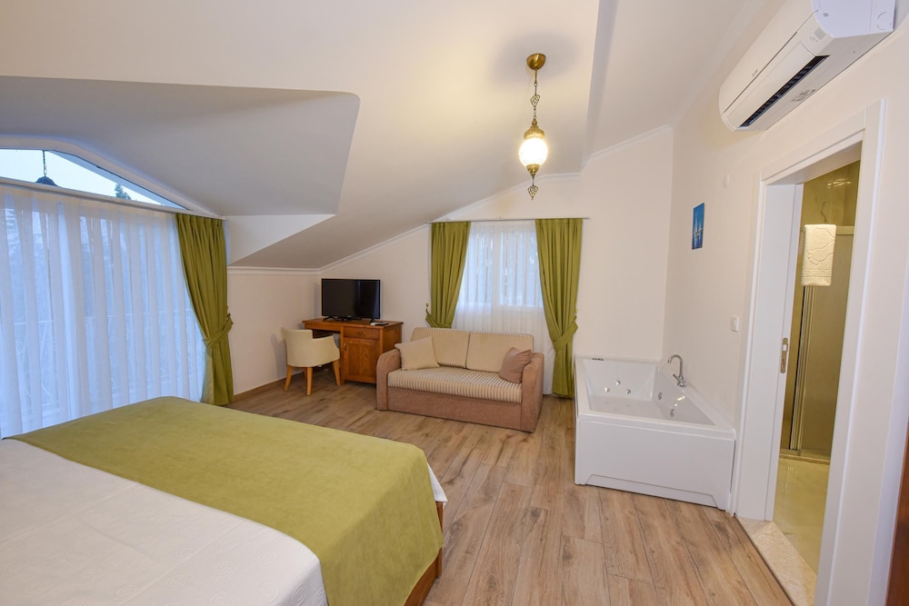 Infinity Ruby Hotel - Image 19