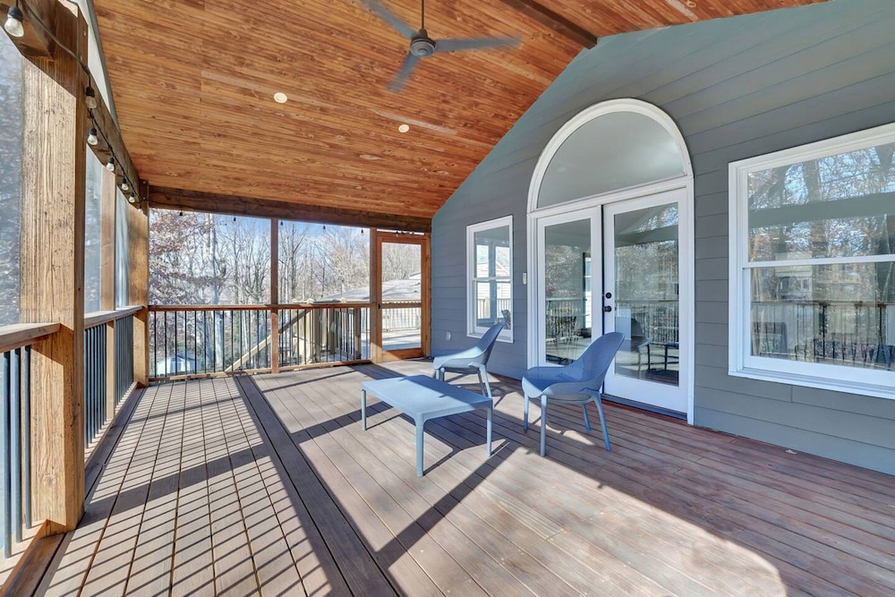 Chamblee Retreat 3BR Home w Spacious Porch