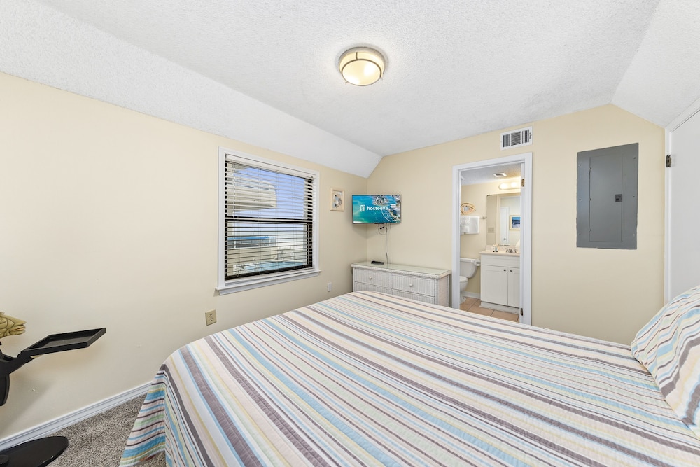 Sunswept Condos by Hosteeva view 3