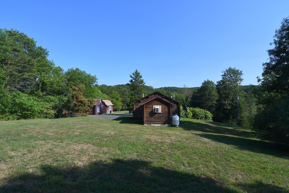 Whispering Hills - Couples Getaway - Property Image 7